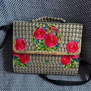 Vintage Embroidered Floral Handbag